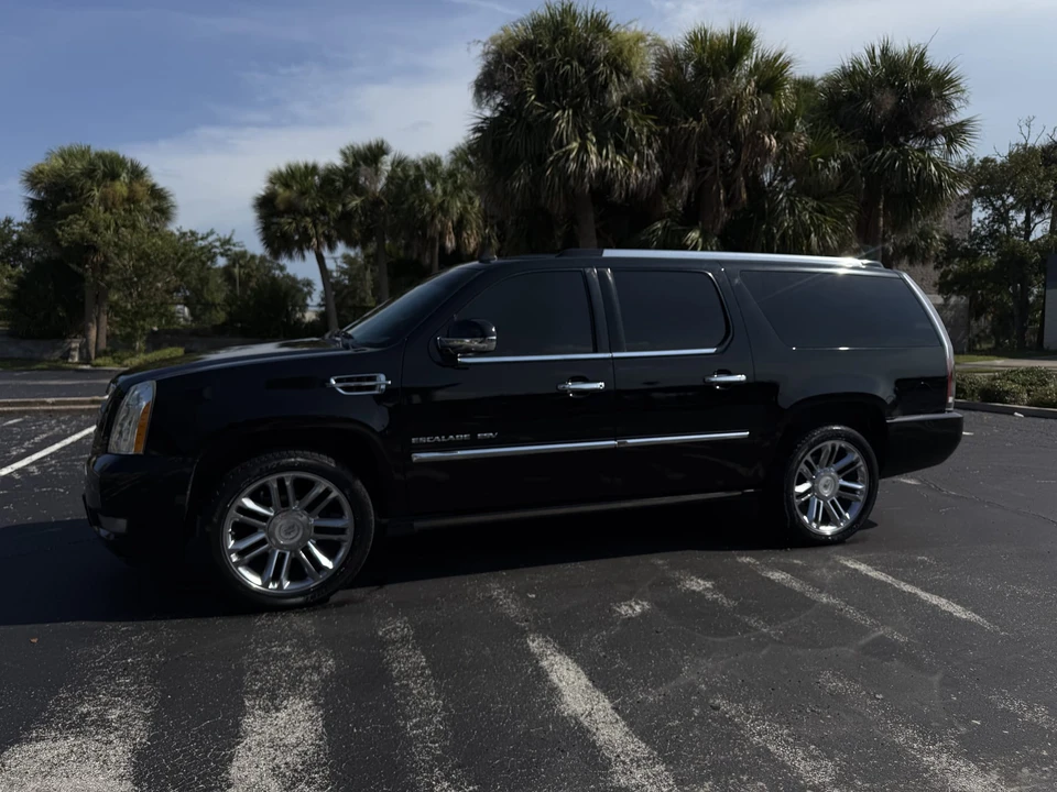 2011 Cadillac Escalade & EXT 3rd Gen - Image 8 of 31
