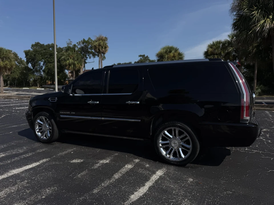 2011 Cadillac Escalade & EXT 3rd Gen - Image 13 of 31