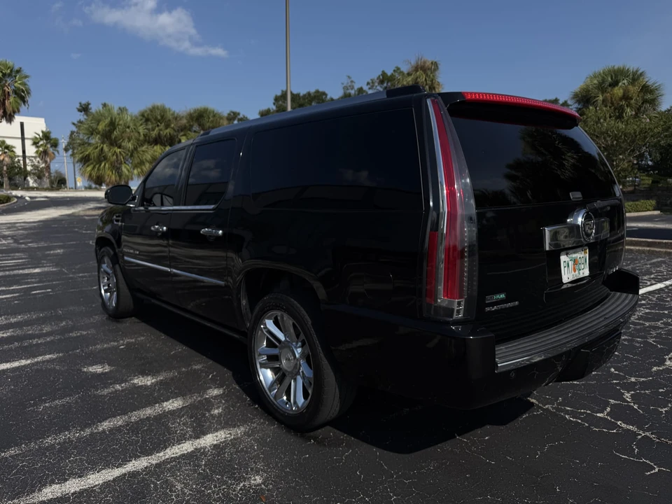 2011 Cadillac Escalade & EXT 3rd Gen - Image 15 of 31