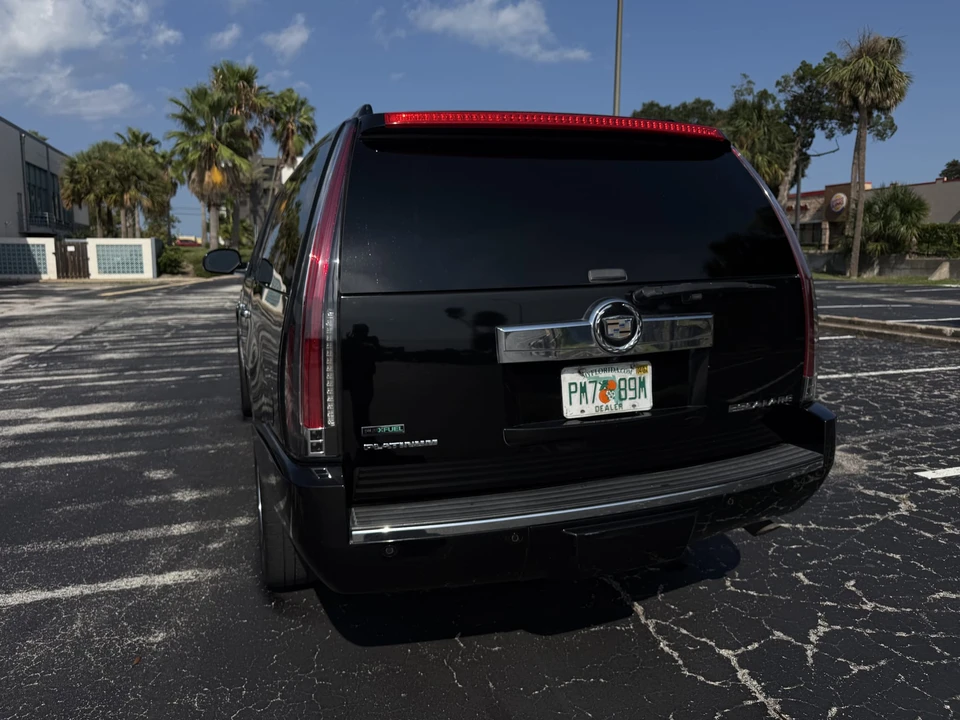 2011 Cadillac Escalade & EXT 3rd Gen - Image 18 of 31