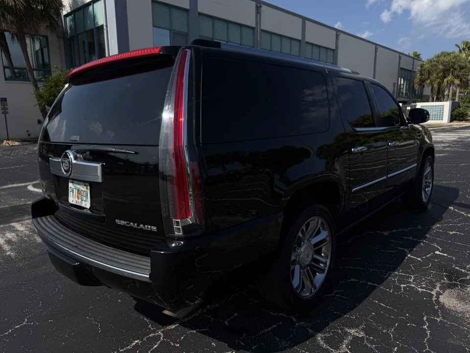 2011 Cadillac Escalade & EXT 3rd Gen - Image 24 of 31