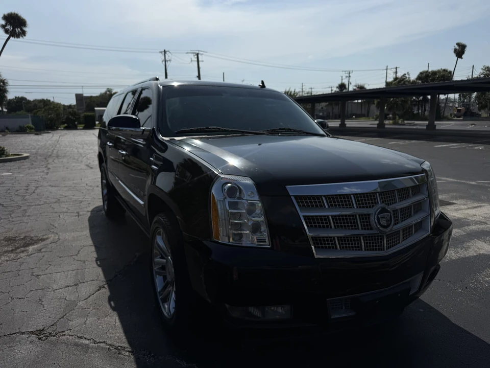 2011 Cadillac Escalade & EXT 3rd Gen - Image 28 of 31
