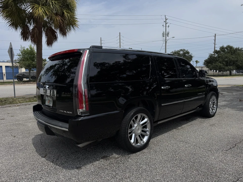 2011 Cadillac Escalade & EXT 3rd Gen - Image 26 of 31