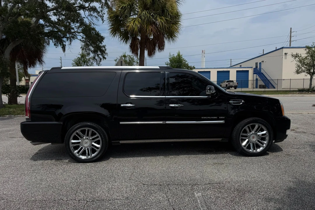 2011 Cadillac Escalade & EXT 3rd Gen - Image 27 of 31