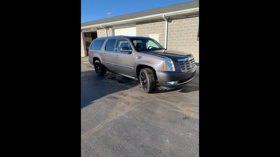2011 Cadillac Escalade & EXT 3rd Gen - Image 3 of 12