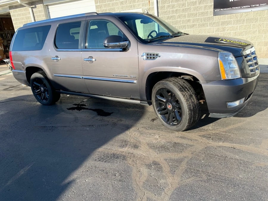 2011 Cadillac Escalade & EXT 3rd Gen - Image 4 of 12
