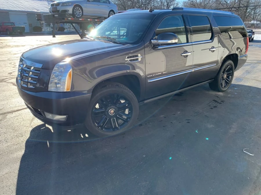 2011 Cadillac Escalade & EXT 3rd Gen - Image 2 of 12