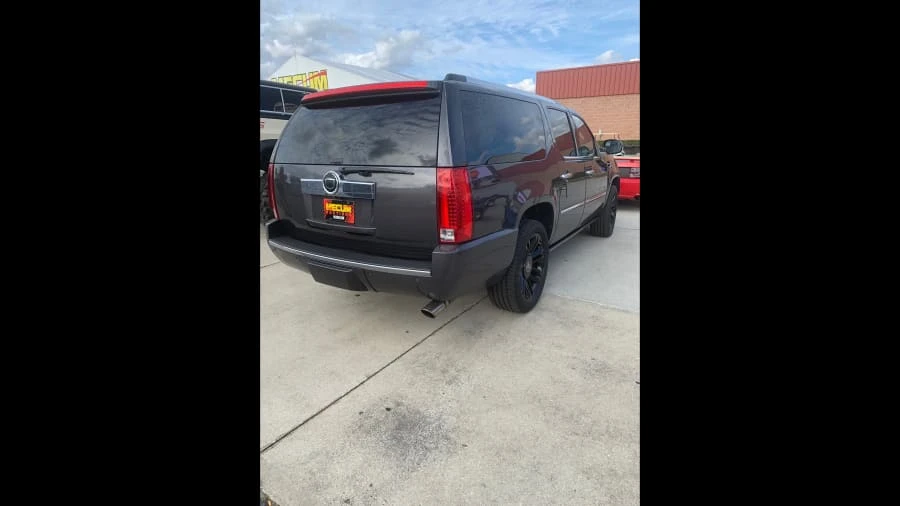 2011 Cadillac Escalade & EXT 3rd Gen - Image 12 of 12