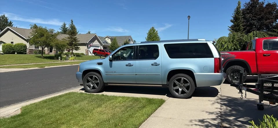 2011 Cadillac Escalade & EXT 3rd Gen - Image 8 of 9