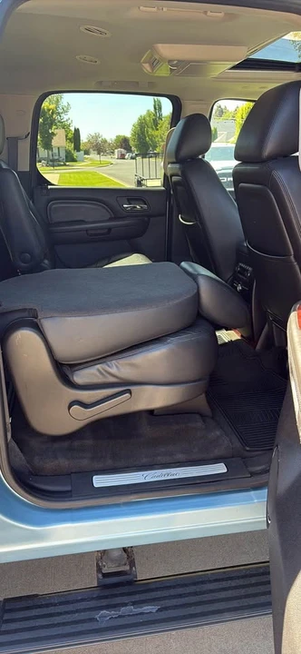 2011 Cadillac Escalade & EXT 3rd Gen - Image 7 of 9