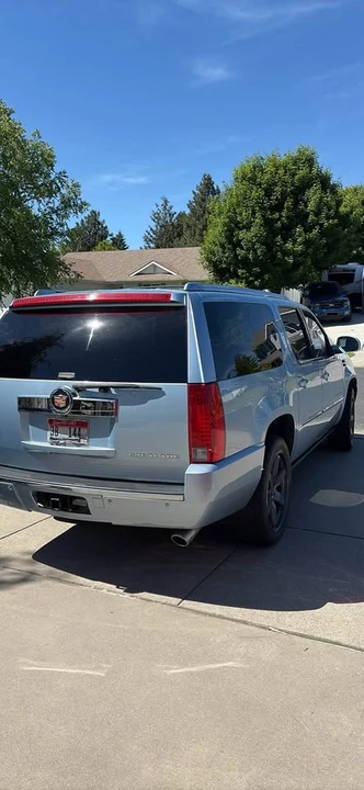 2011 Cadillac Escalade & EXT 3rd Gen - Image 2 of 9