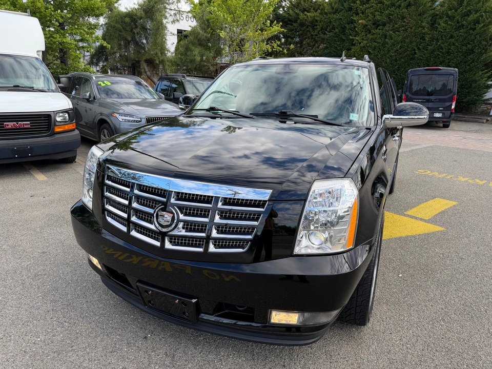 2011 Cadillac Escalade & EXT 3rd Gen - Image 5 of 25