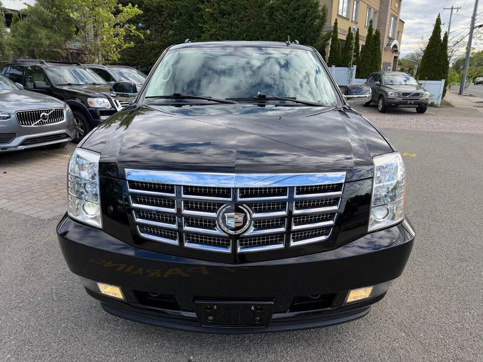2011 Cadillac Escalade & EXT 3rd Gen - Image 7 of 25