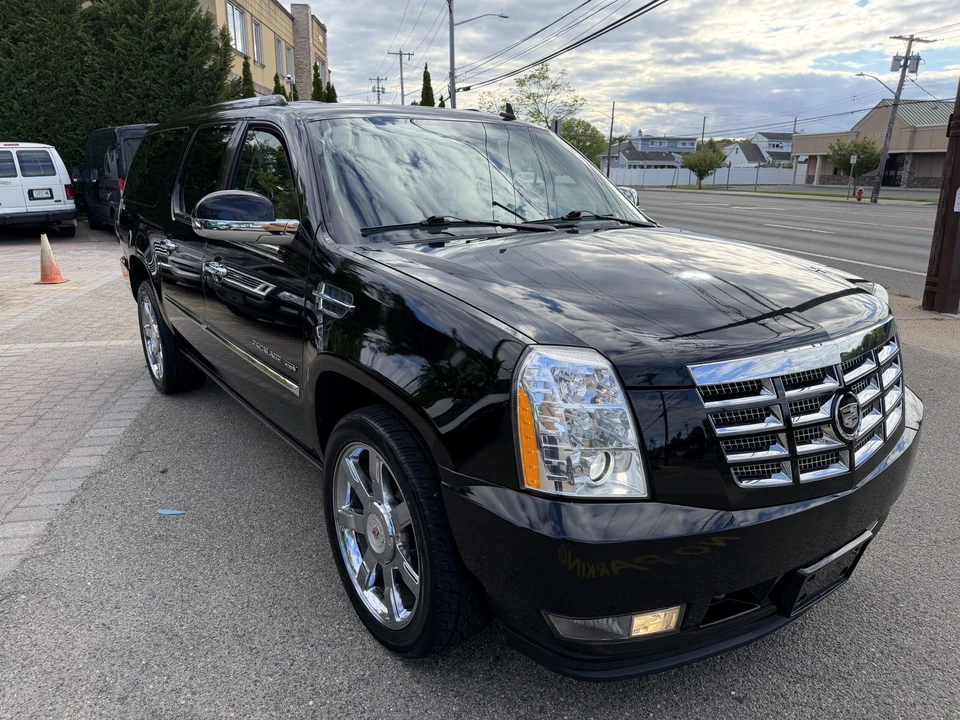 2011 Cadillac Escalade & EXT 3rd Gen - Image 8 of 25