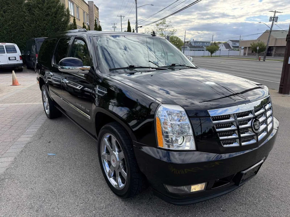 2011 Cadillac Escalade & EXT 3rd Gen - Image 9 of 25