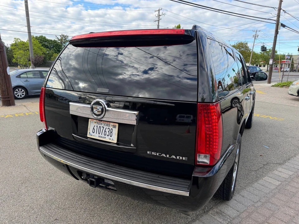 2011 Cadillac Escalade & EXT 3rd Gen - Image 15 of 25