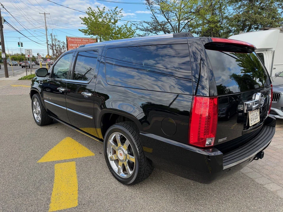 2011 Cadillac Escalade & EXT 3rd Gen - Image 17 of 25