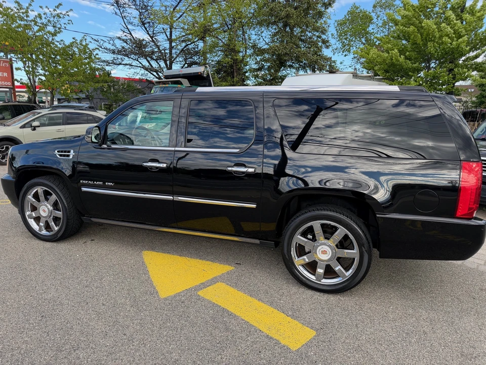 2011 Cadillac Escalade & EXT 3rd Gen - Image 18 of 25