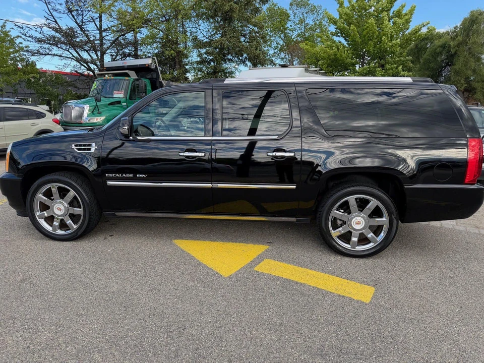 2011 Cadillac Escalade & EXT 3rd Gen - Image 19 of 25