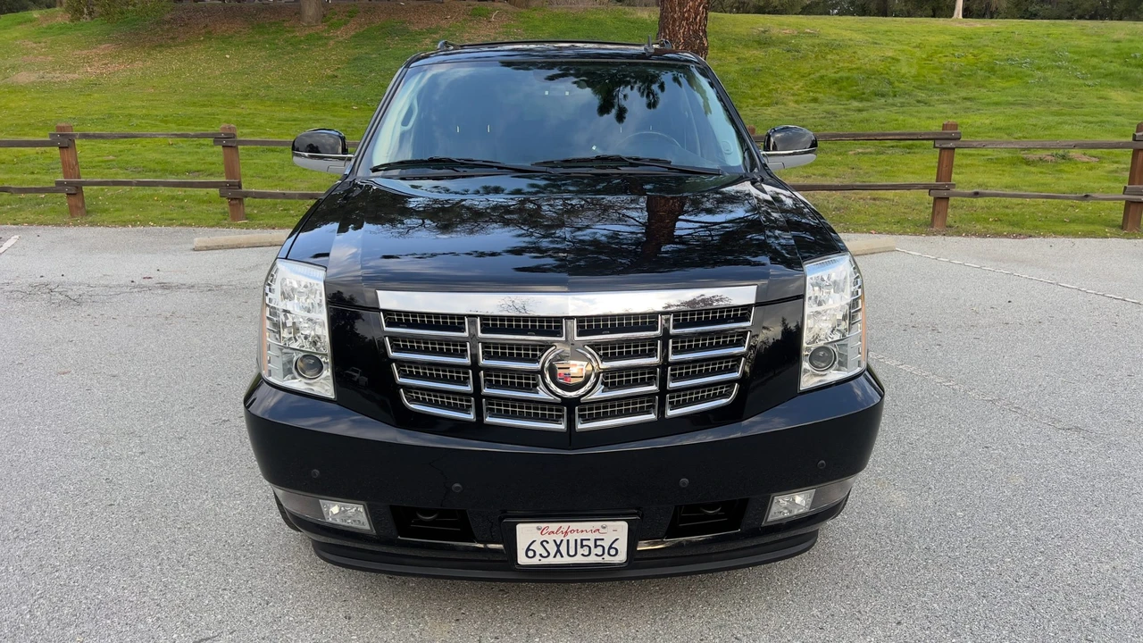 2011 Cadillac Escalade & EXT 3rd Gen - Image 31 of 31
