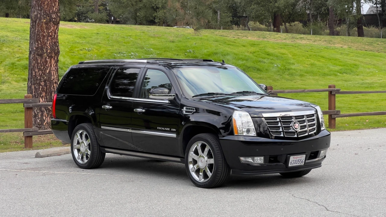 2011 Cadillac Escalade & EXT 3rd Gen - Image 6 of 31