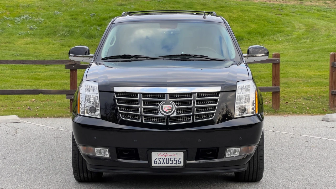 2011 Cadillac Escalade & EXT 3rd Gen - Image 29 of 31