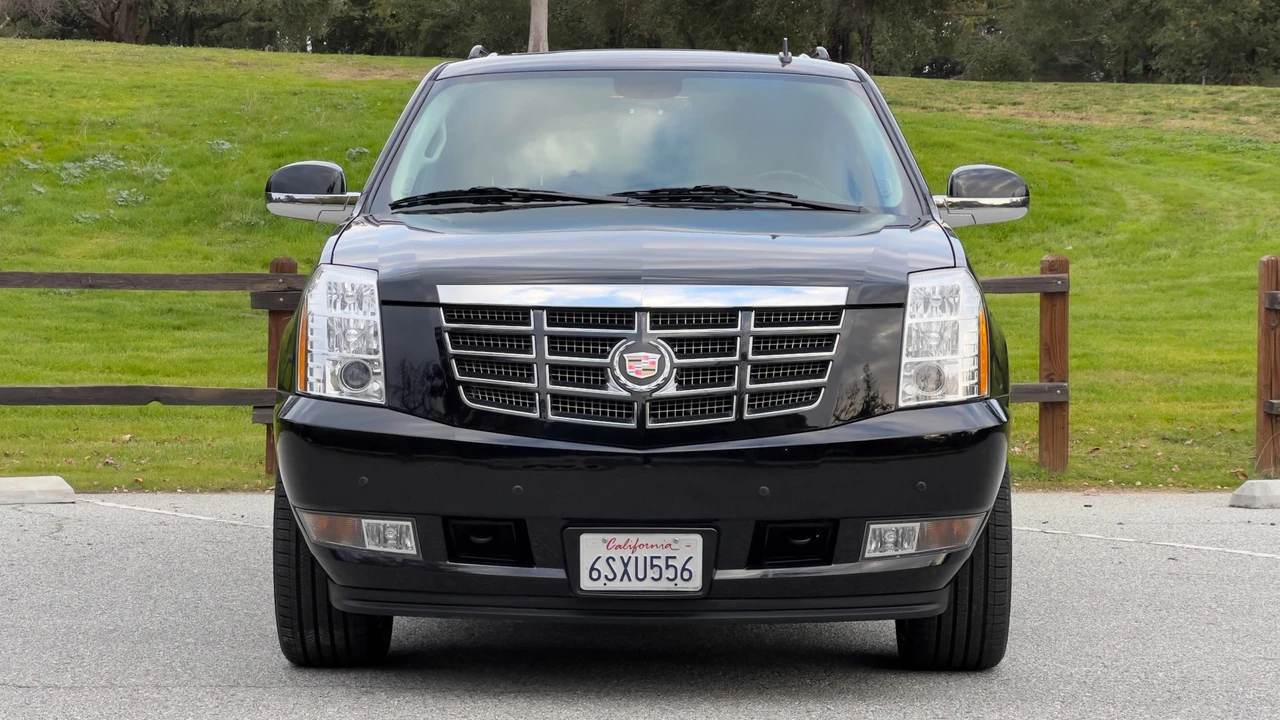 2011 Cadillac Escalade & EXT 3rd Gen - Image 28 of 31