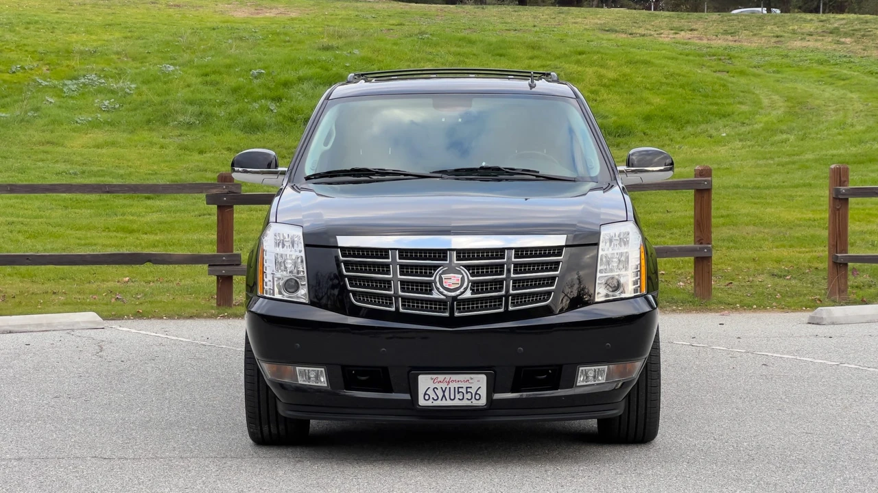 2011 Cadillac Escalade & EXT 3rd Gen - Image 27 of 31