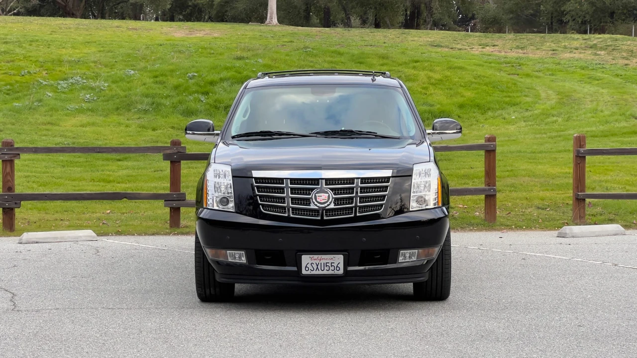 2011 Cadillac Escalade & EXT 3rd Gen - Image 26 of 31