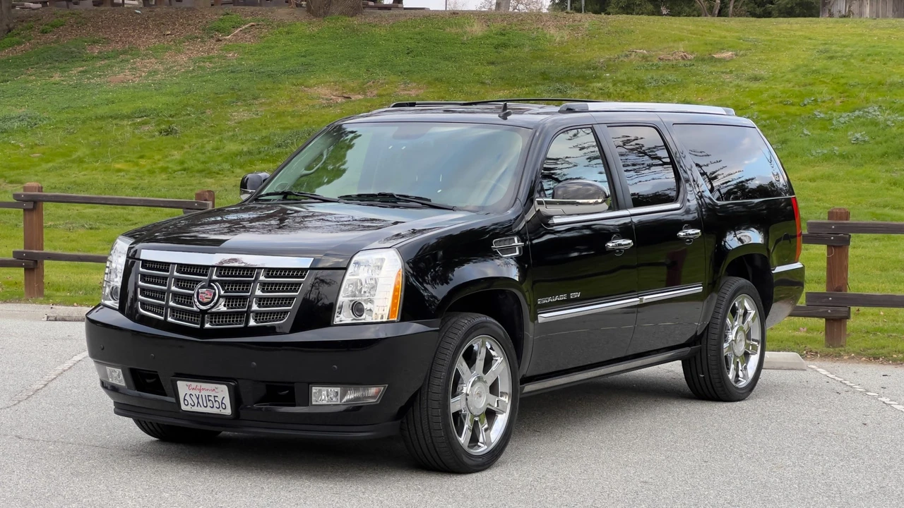 2011 Cadillac Escalade & EXT 3rd Gen - Image 25 of 31