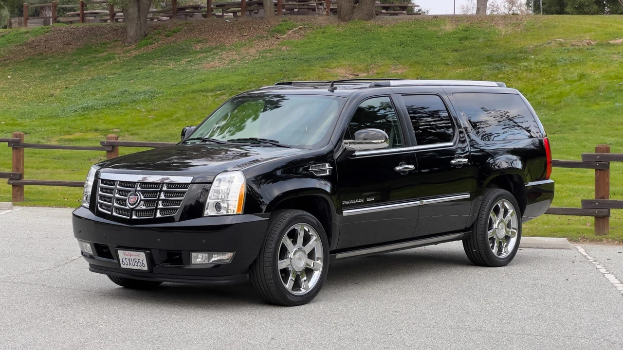 2011 Cadillac Escalade & EXT 3rd Gen - Image 24 of 31