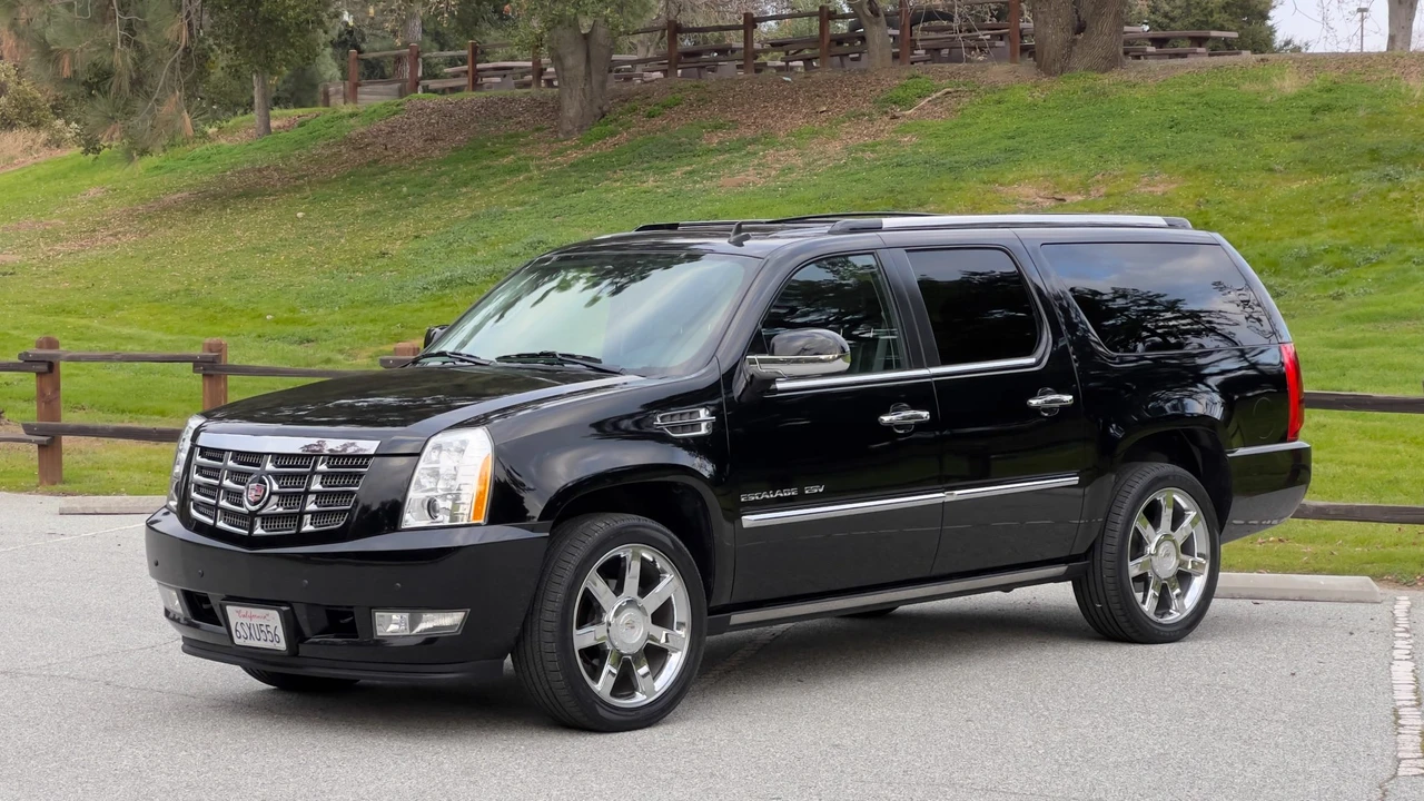 2011 Cadillac Escalade & EXT 3rd Gen - Image 23 of 31