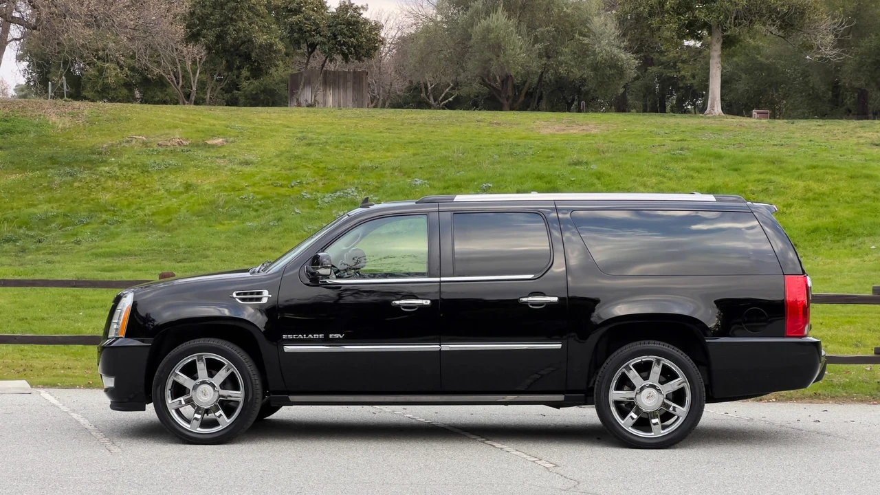 2011 Cadillac Escalade & EXT 3rd Gen - Image 20 of 31