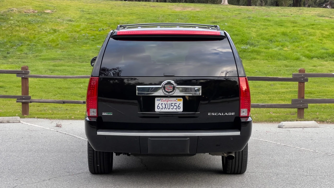 2011 Cadillac Escalade & EXT 3rd Gen - Image 15 of 31