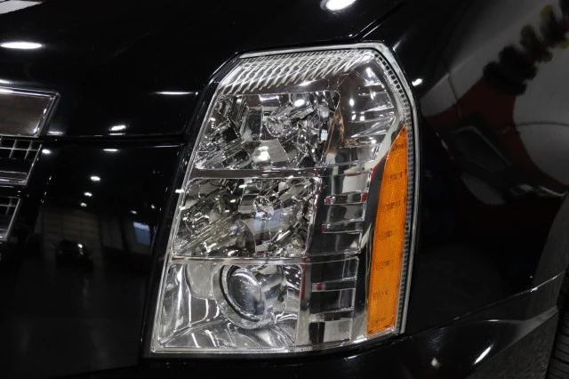 2011 Cadillac Escalade & EXT 3rd Gen - Image 15 of 21