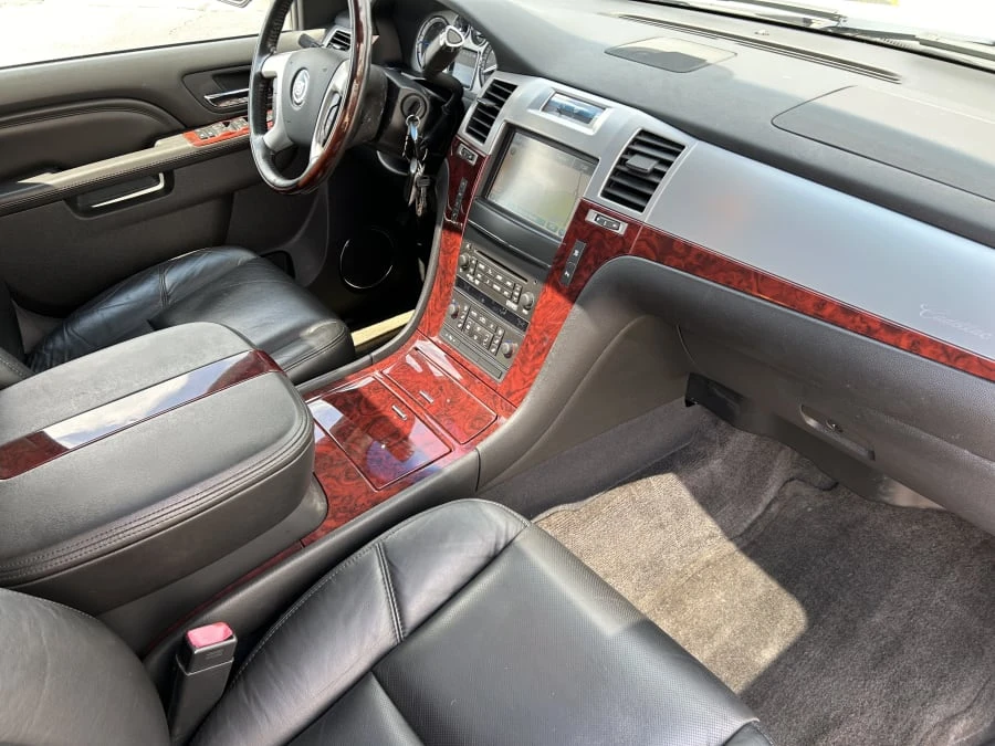 2011 Cadillac Escalade & EXT 3rd Gen - Image 6 of 9
