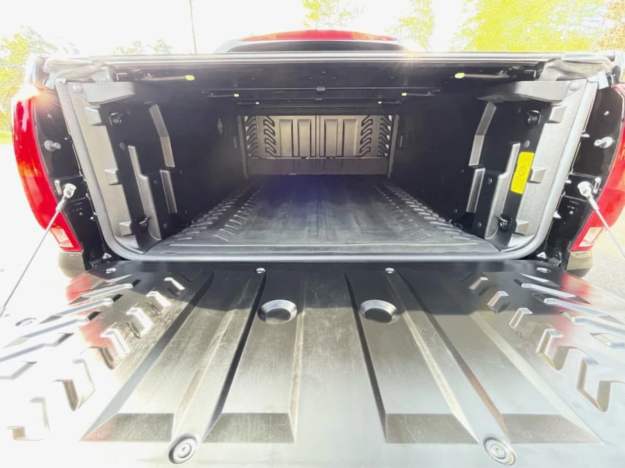2011 Cadillac Escalade & EXT 3rd Gen - Image 11 of 23