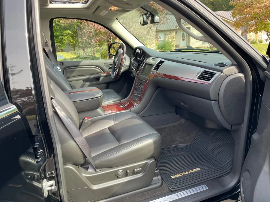 2011 Cadillac Escalade & EXT 3rd Gen - Image 20 of 23