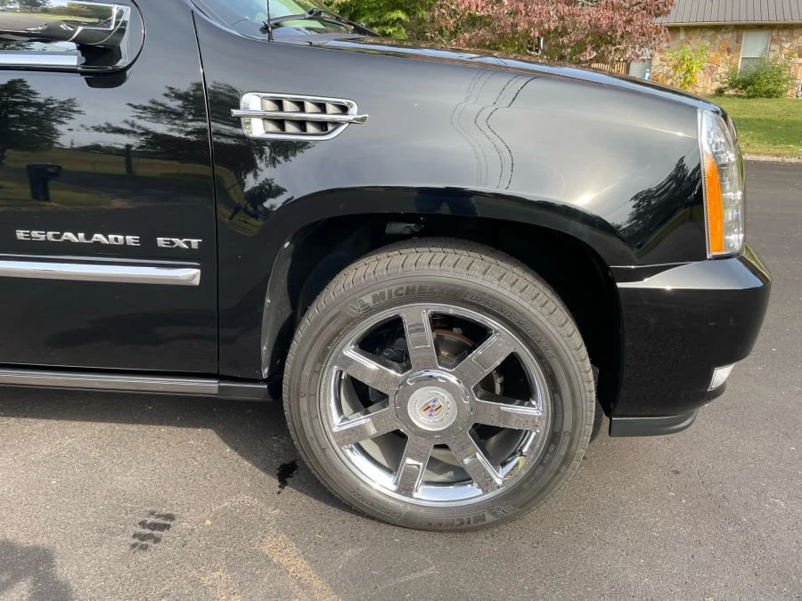 2011 Cadillac Escalade & EXT 3rd Gen - Image 9 of 23