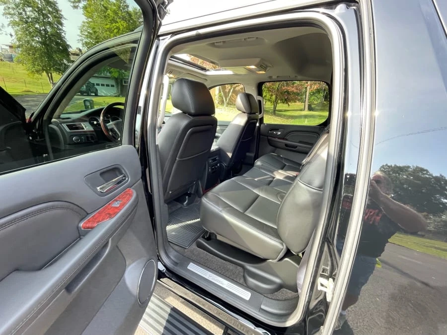 2011 Cadillac Escalade & EXT 3rd Gen - Image 15 of 23