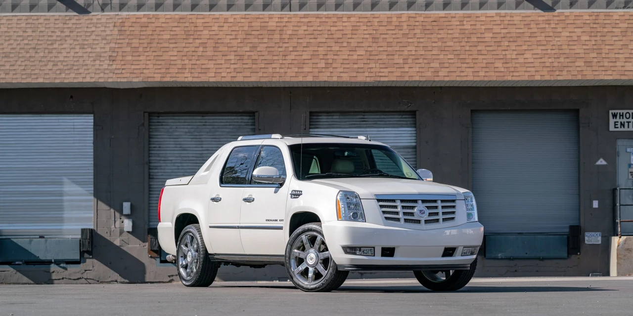 2011 Cadillac Escalade & EXT 3rd Gen - Image 19 of 31