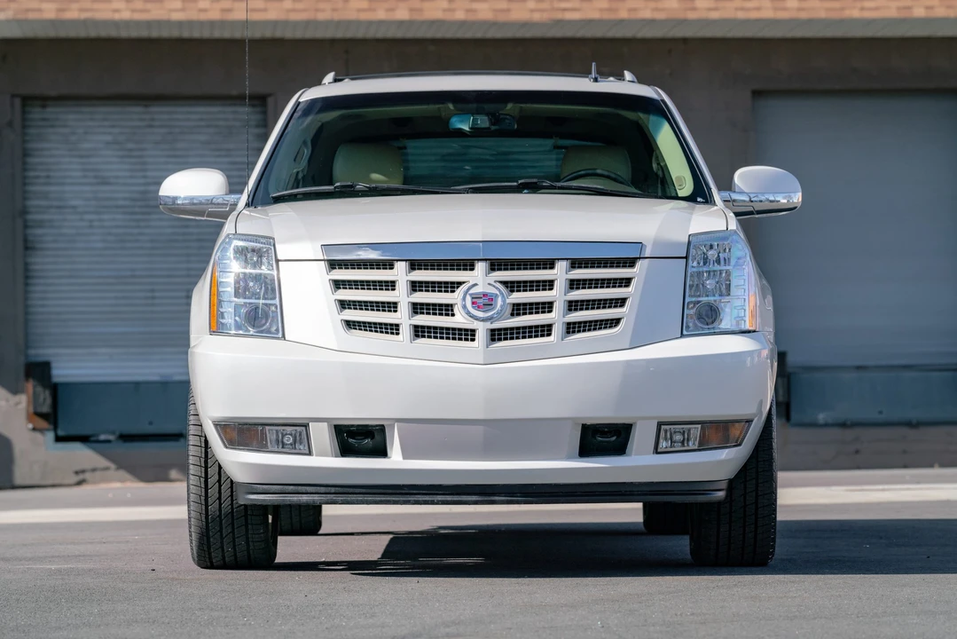 2011 Cadillac Escalade & EXT 3rd Gen - Image 20 of 31