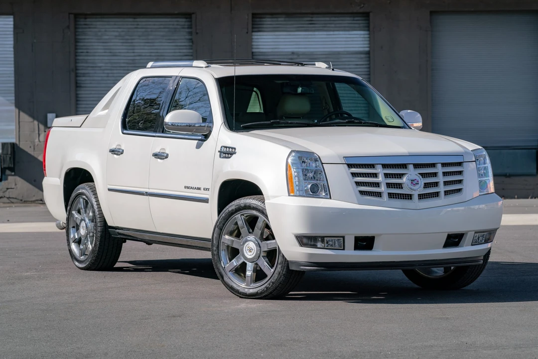 2011 Cadillac Escalade & EXT 3rd Gen - Image 18 of 31