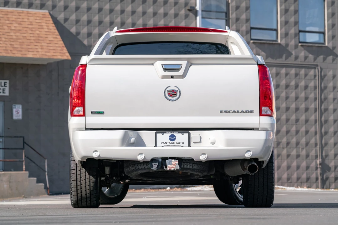 2011 Cadillac Escalade & EXT 3rd Gen - Image 11 of 31