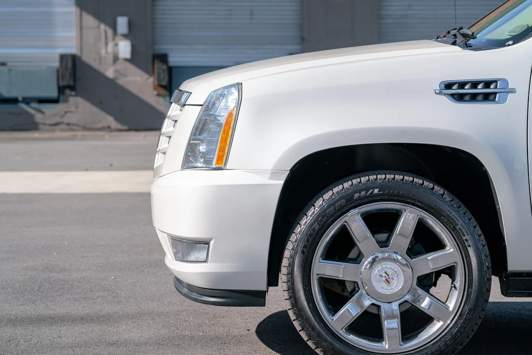 2011 Cadillac Escalade & EXT 3rd Gen - Image 30 of 31