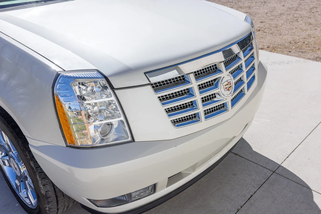 2011 Cadillac Escalade & EXT 3rd Gen - Image 16 of 31