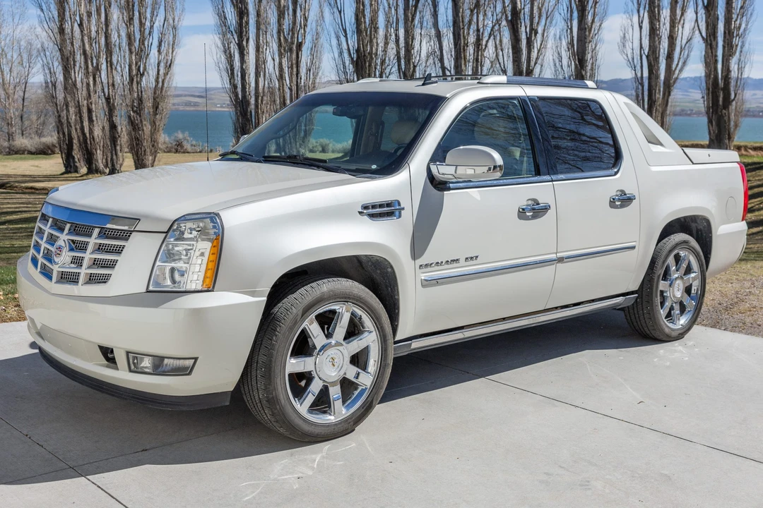2011 Cadillac Escalade & EXT 3rd Gen - Image 4 of 31