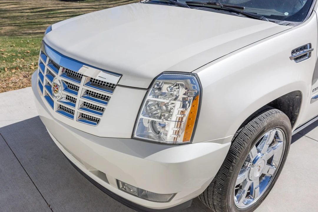 2011 Cadillac Escalade & EXT 3rd Gen - Image 25 of 31
