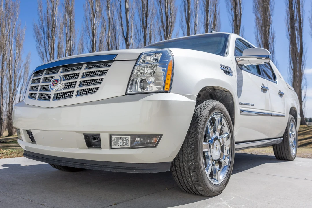 2011 Cadillac Escalade & EXT 3rd Gen - Image 27 of 31