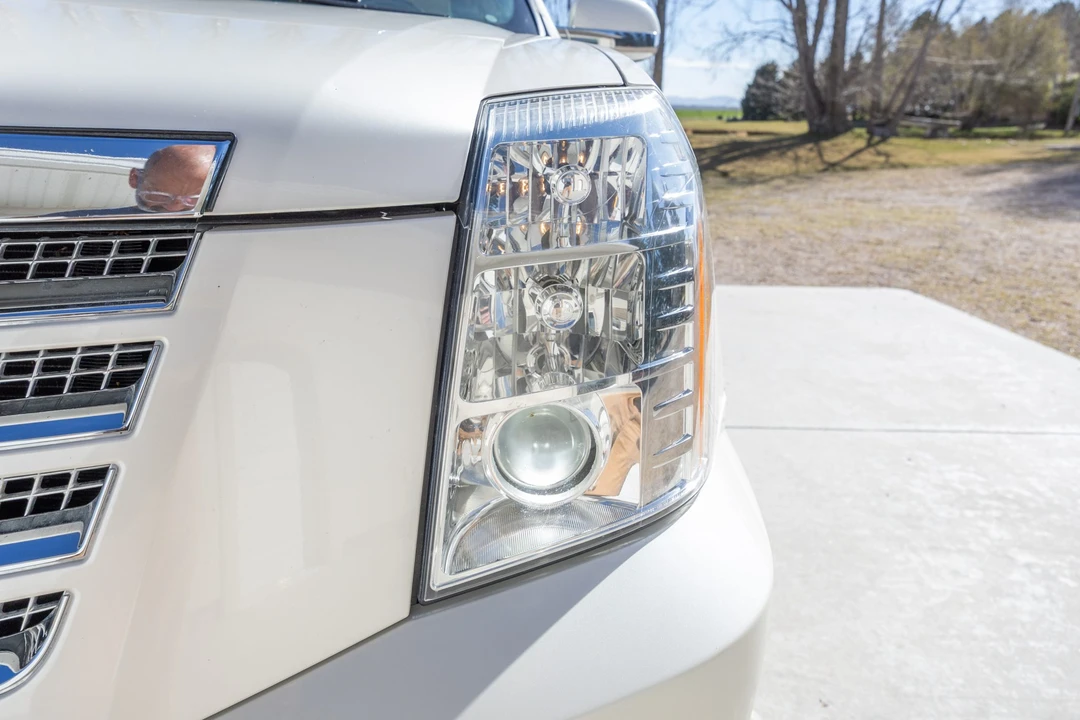 2011 Cadillac Escalade & EXT 3rd Gen - Image 23 of 31